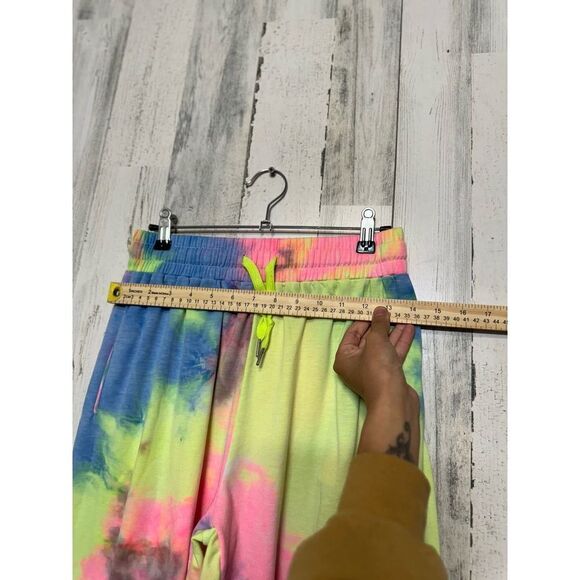 Joggers size large - Picture 3 of 8